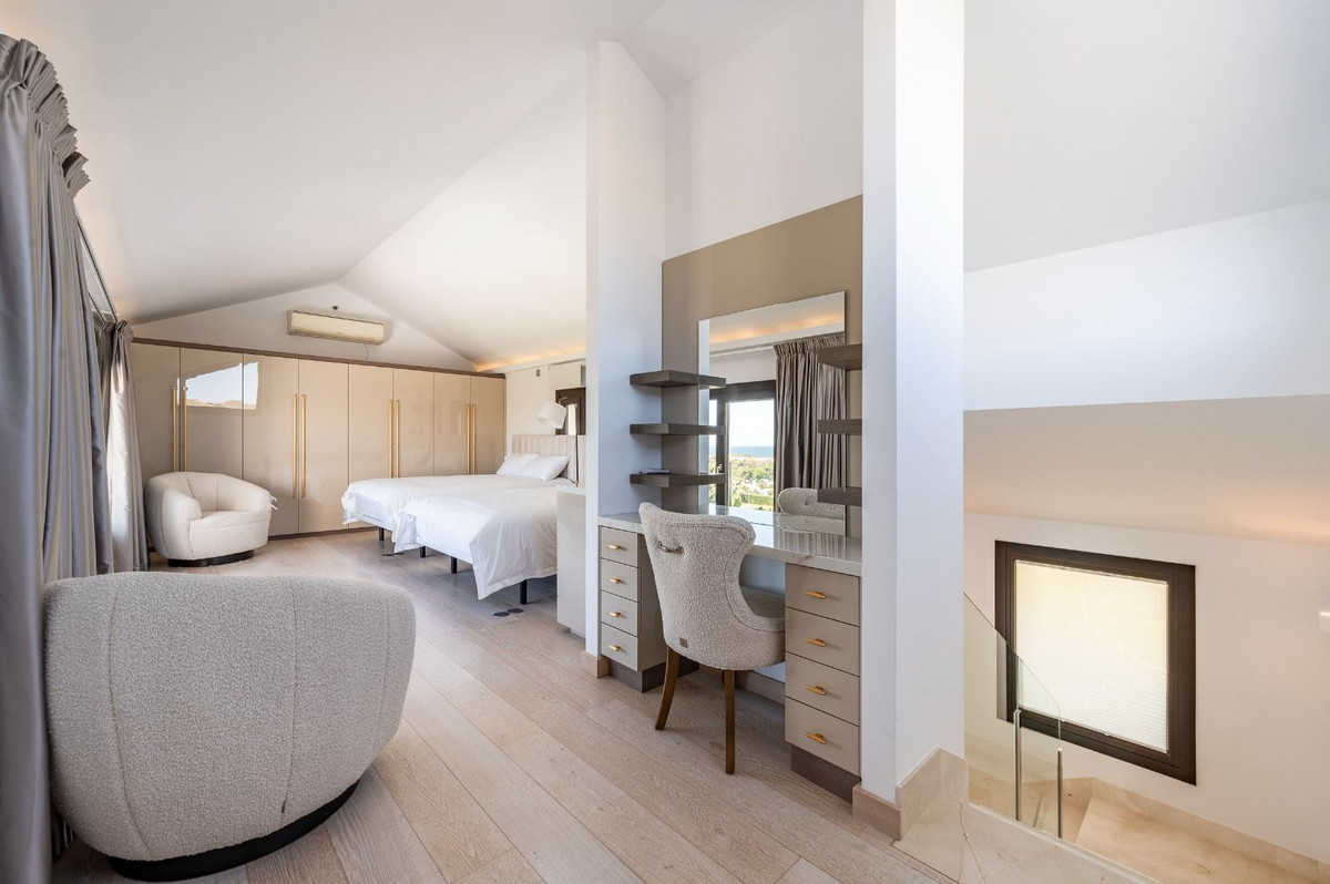 Se vende Villa - Chalet de 6 dormitorios en Costa Del Sol, Málaga, España