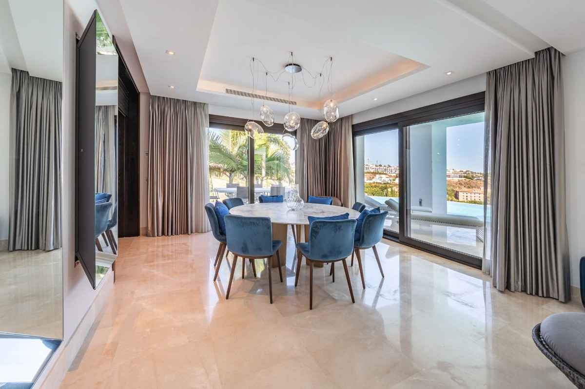 Se vende Villa - Chalet de 6 dormitorios en Costa Del Sol, Málaga, España