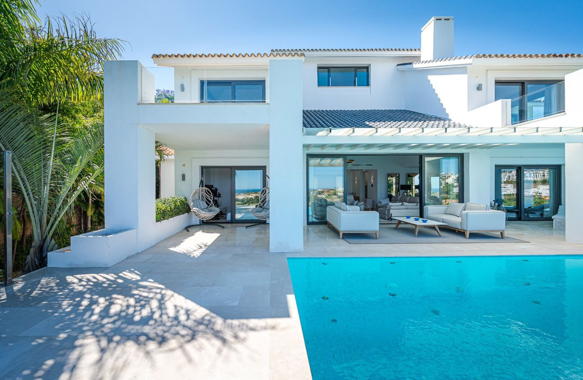 Se vende Villa - Chalet de 6 dormitorios en Costa Del Sol, Málaga, España