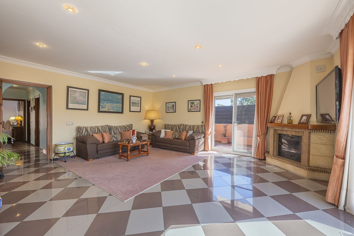 4 Bed Townhouse for sale in La Quinta Costa Del Sol, Málaga, Spain