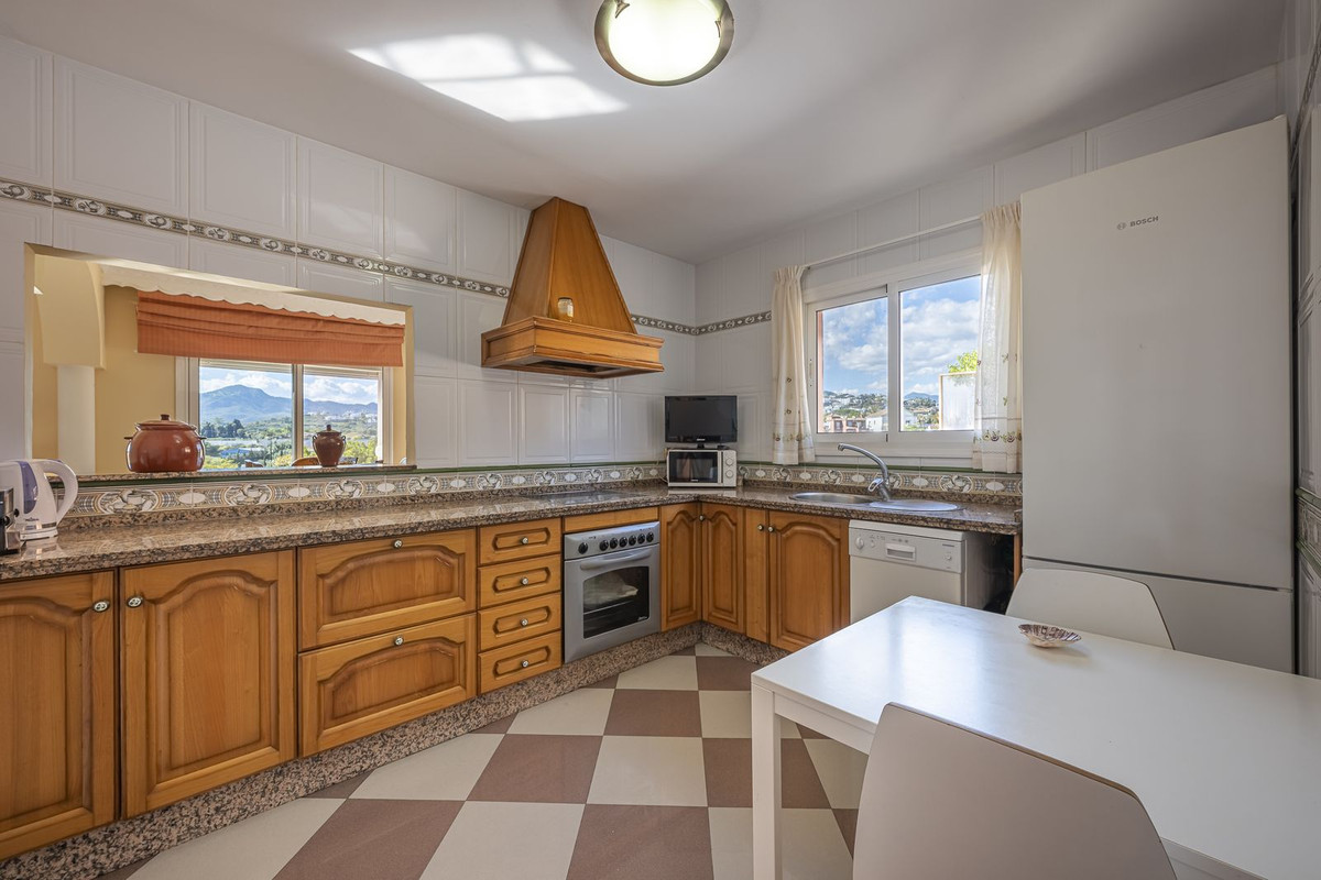 4 Bed Townhouse for sale in La Quinta Costa Del Sol, Málaga, Spain