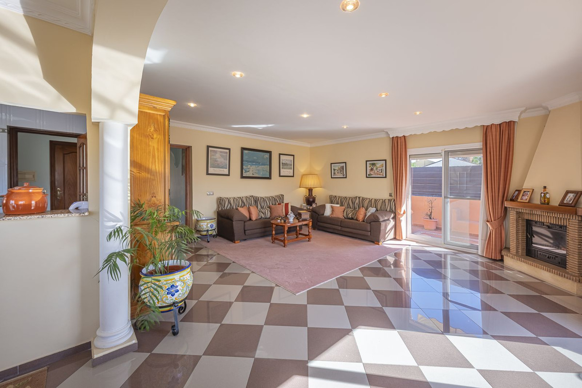 4 Bed Townhouse for sale in La Quinta Costa Del Sol, Málaga, Spain