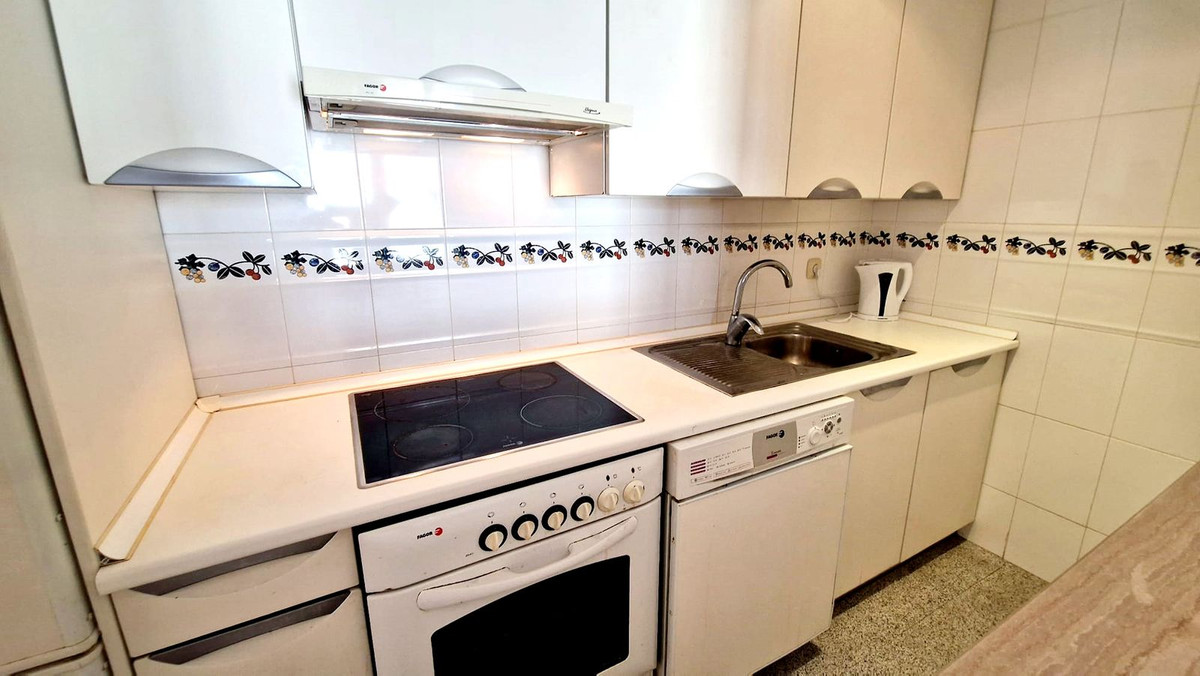 1 Bed Apartment for sale in Fuengirola Costa Del Sol, Málaga, Spain