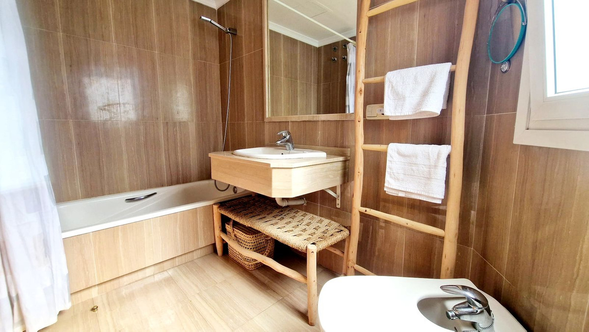 1 Bed Apartment for sale in Fuengirola Costa Del Sol, Málaga, Spain