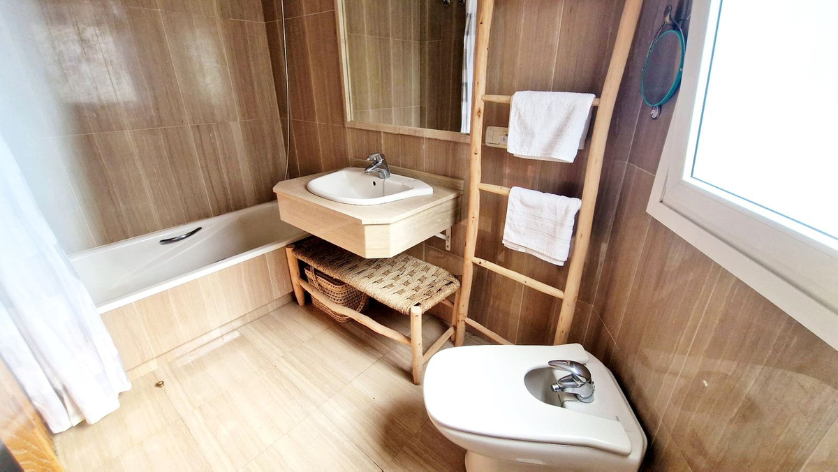 1 Bed Apartment for sale in Fuengirola Costa Del Sol, Málaga, Spain