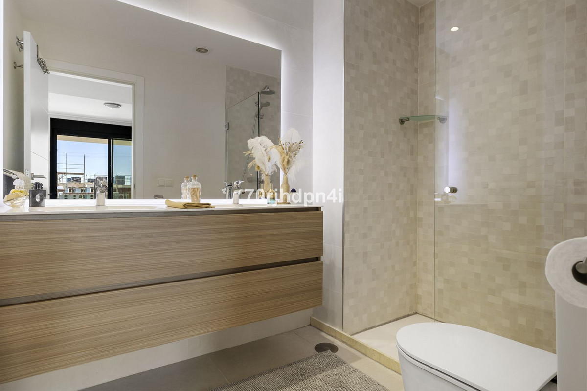 Se vende Apartamento Planta Media de 2 dormitorios en Costa Del Sol, Málaga, España
