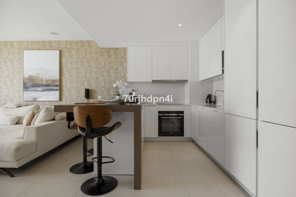 Se vende Apartamento Planta Media de 2 dormitorios en Costa Del Sol, Málaga, España
