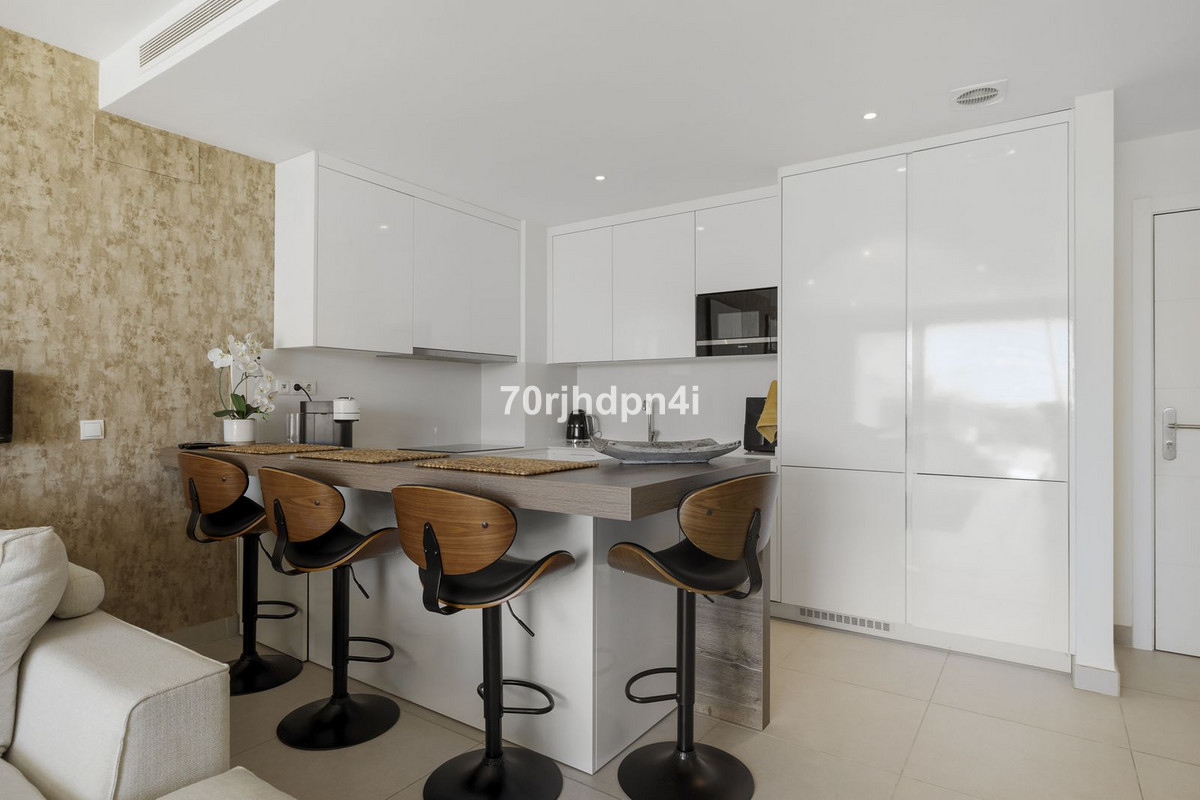 Se vende Apartamento Planta Media de 2 dormitorios en Costa Del Sol, Málaga, España