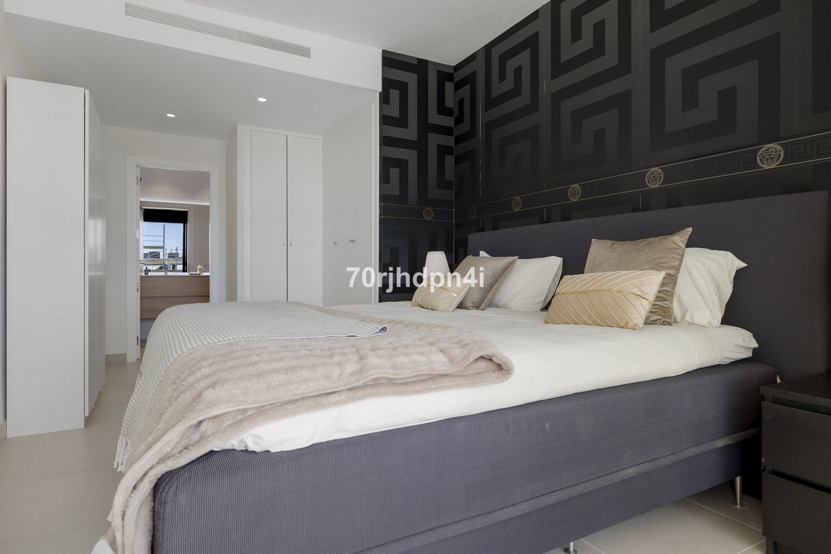 Se vende Apartamento Planta Media de 2 dormitorios en Costa Del Sol, Málaga, España