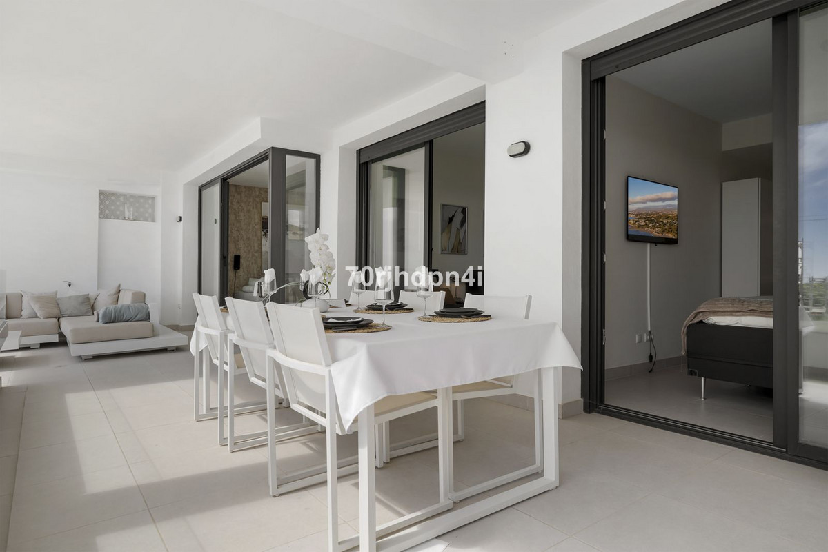 Se vende Apartamento Planta Media de 2 dormitorios en Costa Del Sol, Málaga, España
