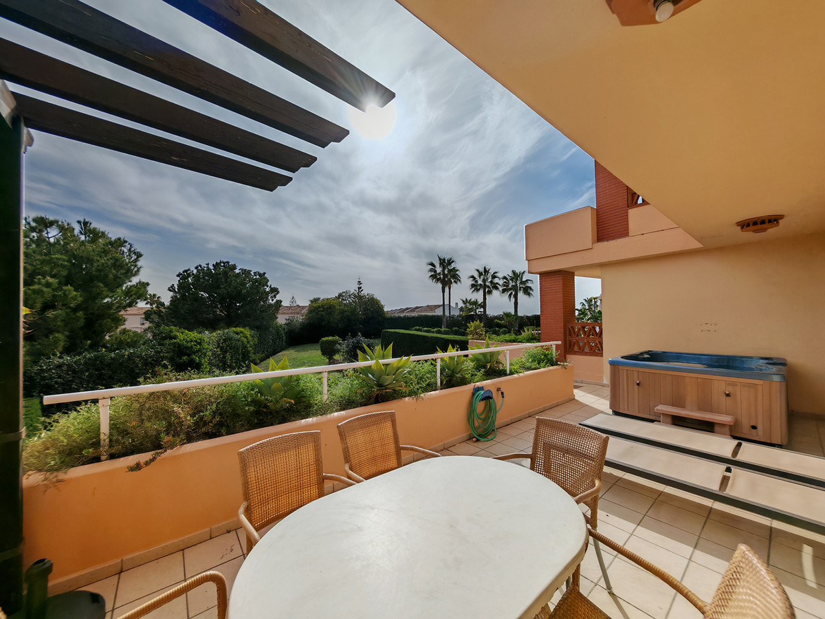 Se vende Apartamento Planta Baja de 2 dormitorios en Costa Del Sol, Málaga, España