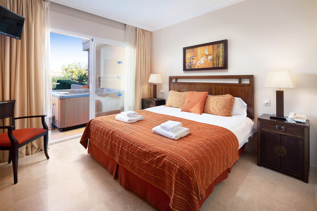 Se vende Apartamento Planta Baja de 2 dormitorios en Costa Del Sol, Málaga, España