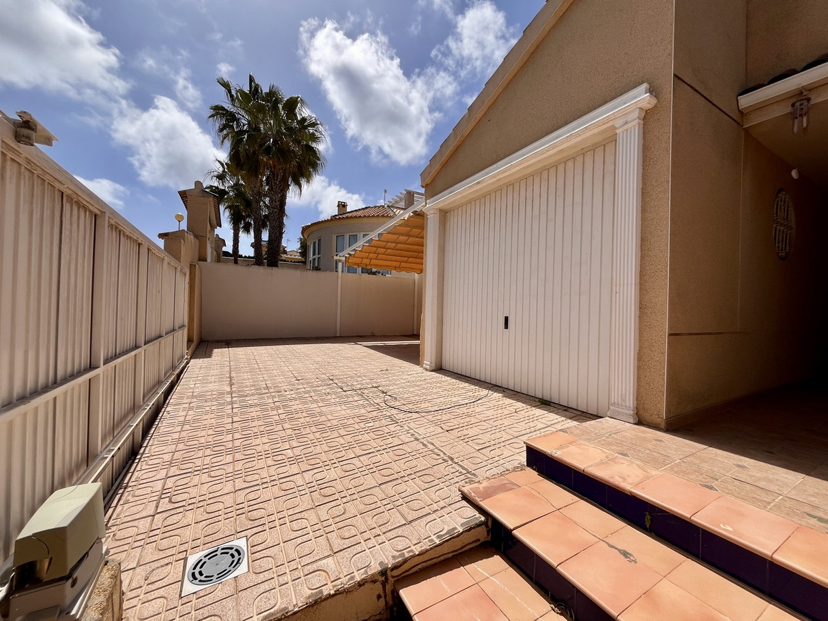 5 Bed Townhouse for sale in La Zenia Costa Blanca, Alicante, Spain