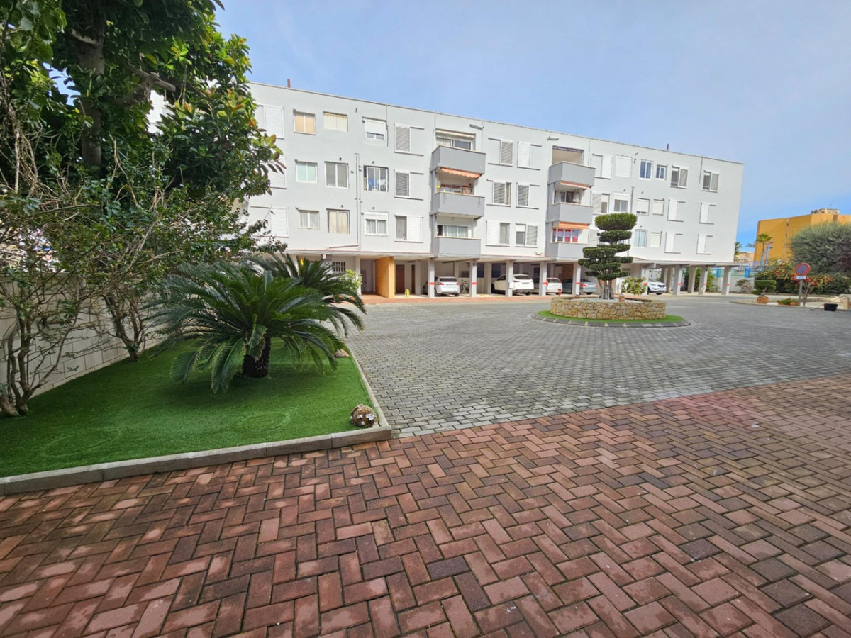 Se vende Apartamento Planta Media de 3 dormitorios en Costa Blanca, Alicante, España