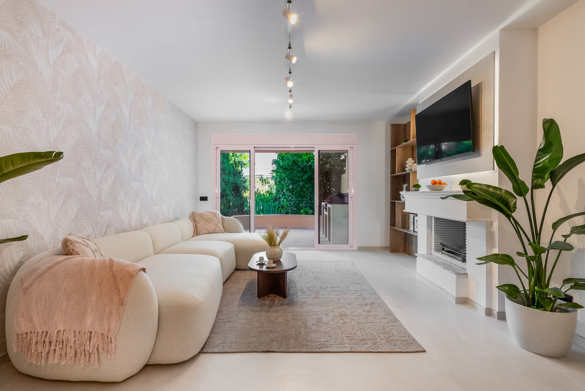 Se vende Apartamento Planta Baja de 4 dormitorios en Costa Del Sol, Málaga, España