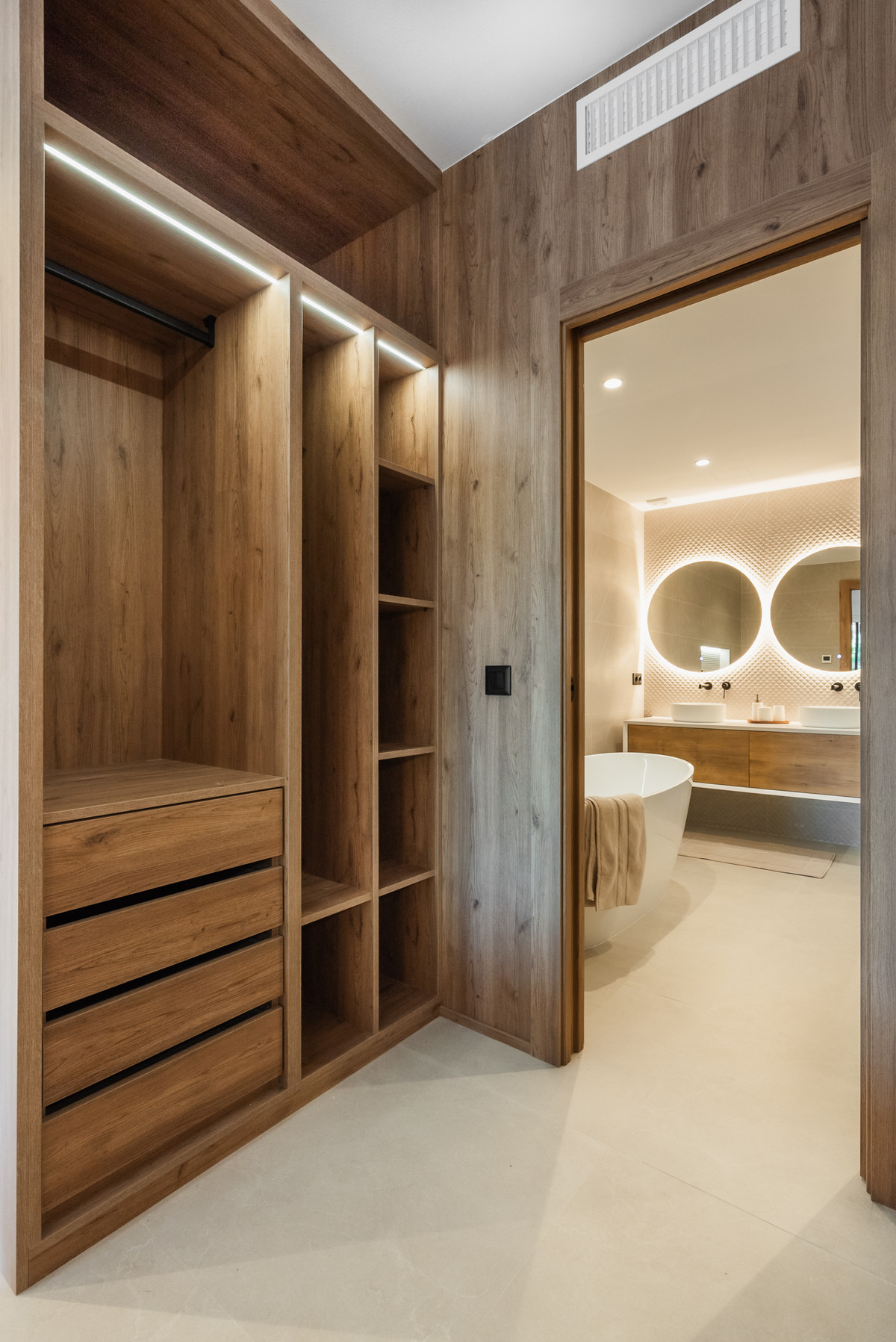Se vende Apartamento Planta Baja de 4 dormitorios en Costa Del Sol, Málaga, España
