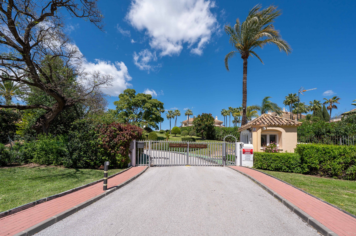 Se vende Apartamento Planta Baja de 4 dormitorios en Costa Del Sol, Málaga, España