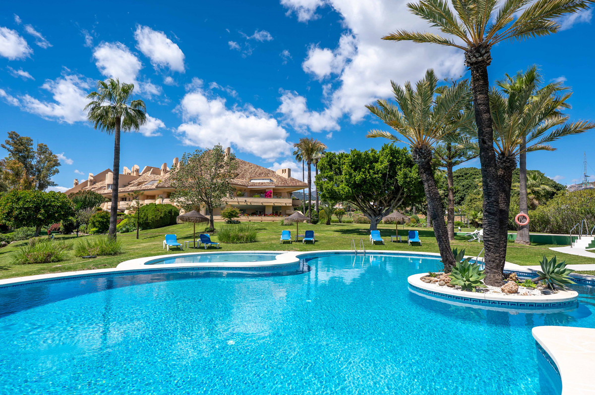 Se vende Apartamento Planta Baja de 4 dormitorios en Costa Del Sol, Málaga, España