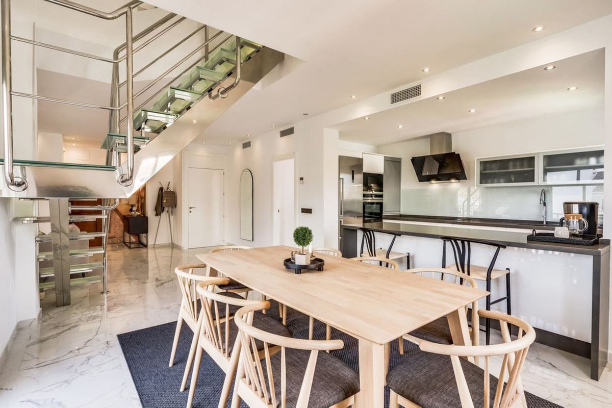 3 Bed Apartment for sale in Puerto Banús Costa Del Sol, Málaga, Spain