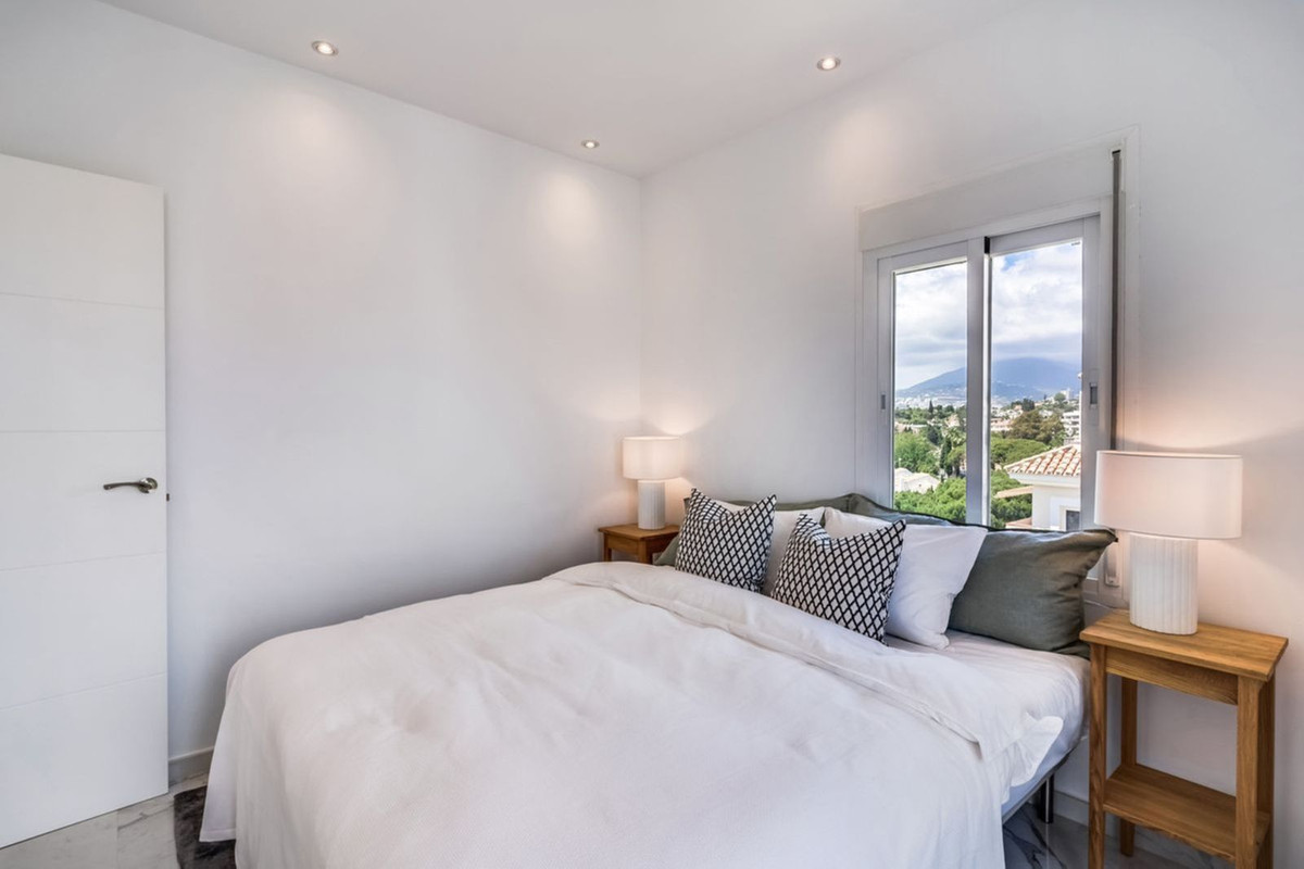 3 Bed Apartment for sale in Puerto Banús Costa Del Sol, Málaga, Spain