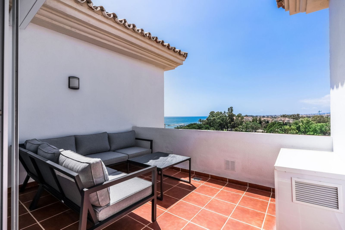 3 Bed Apartment for sale in Puerto Banús Costa Del Sol, Málaga, Spain