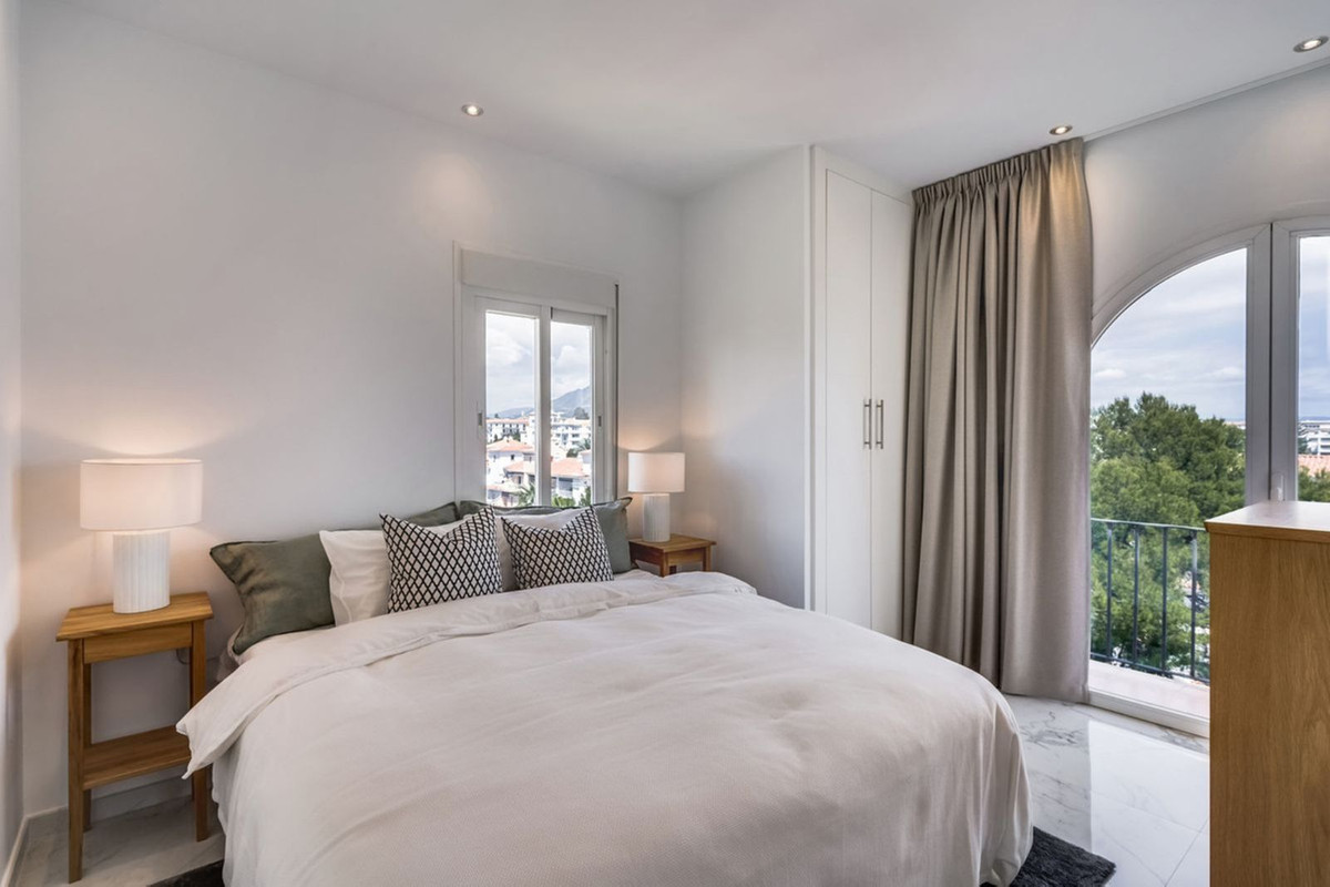 3 Bed Apartment for sale in Puerto Banús Costa Del Sol, Málaga, Spain