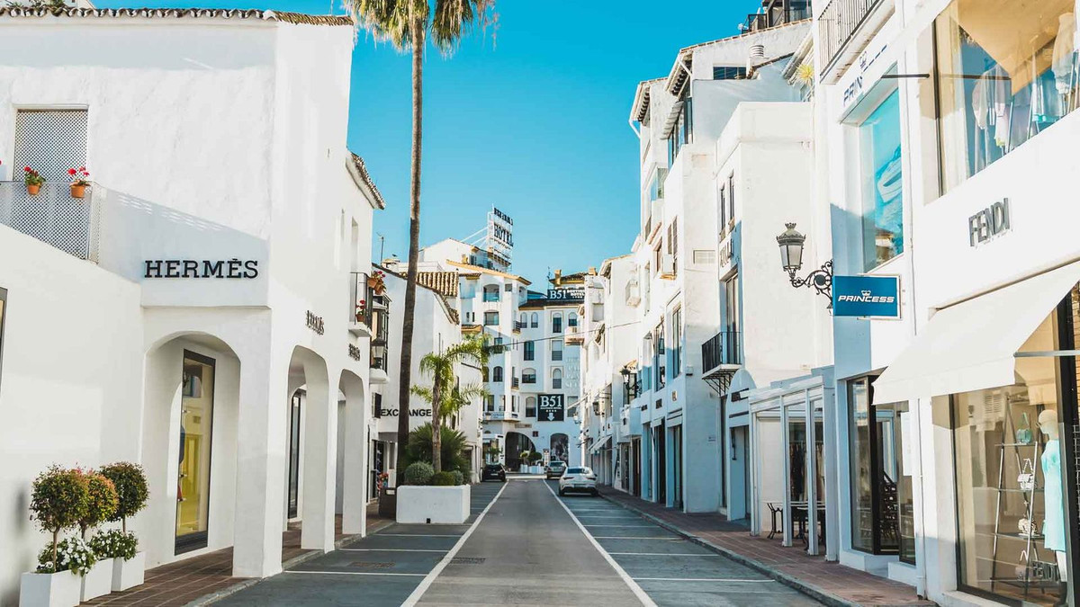 3 Bed Apartment for sale in Puerto Banús Costa Del Sol, Málaga, Spain