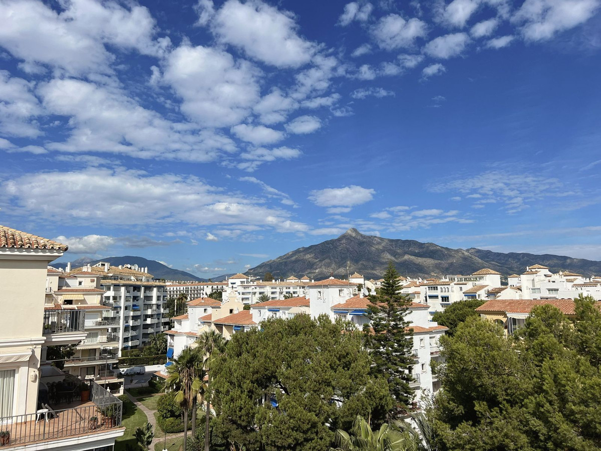 3 Bed Apartment for sale in Puerto Banús Costa Del Sol, Málaga, Spain