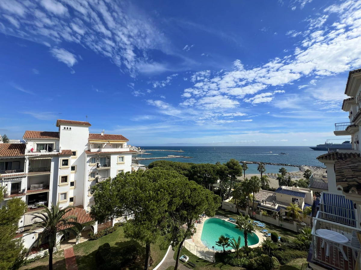 3 Bed Apartment for sale in Puerto Banús Costa Del Sol, Málaga, Spain