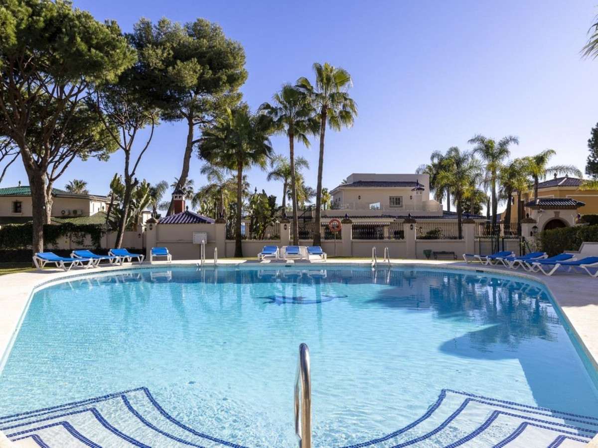3 Bed Apartment for sale in Puerto Banús Costa Del Sol, Málaga, Spain
