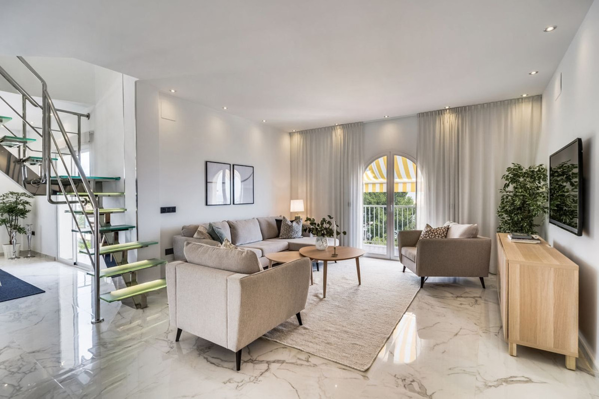 3 Bed Apartment for sale in Puerto Banús Costa Del Sol, Málaga, Spain