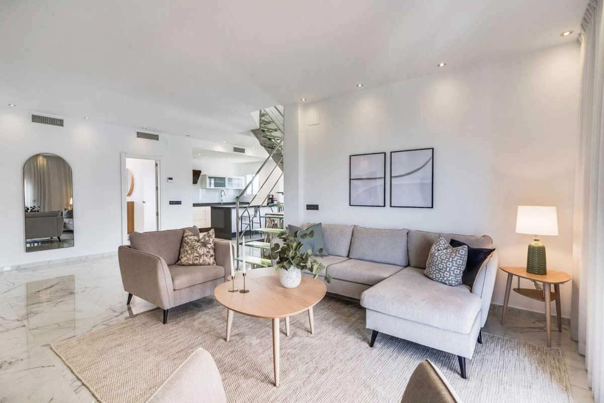 3 Bed Apartment for sale in Puerto Banús Costa Del Sol, Málaga, Spain