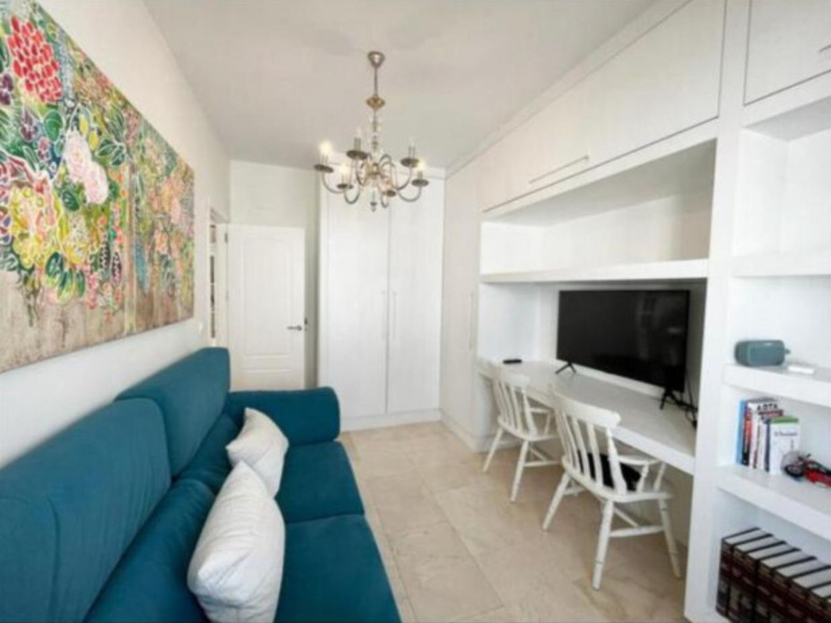 Se vende Villa - Chalet de 5 dormitorios en Costa Del Sol, Cadiz, España