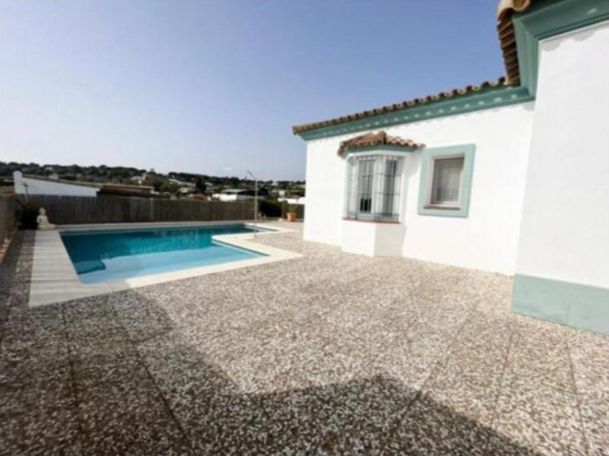 Se vende Villa - Chalet de 5 dormitorios en Costa Del Sol, Cadiz, España