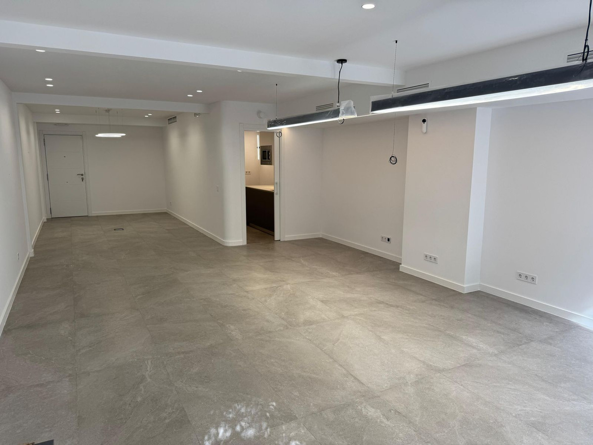 Commercial unit for sale in Marbella Costa Del Sol, Málaga, Spain