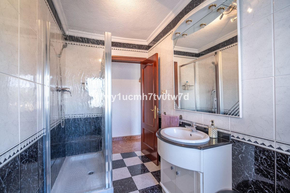 7 Bed Townhouse for sale in Málaga Costa Del Sol, Málaga, Spain