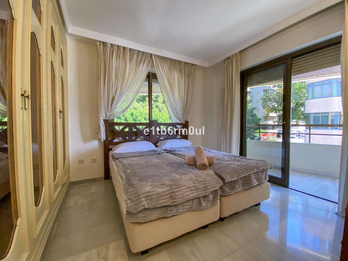 3 Bed Apartment for sale in Marbella Costa Del Sol, Málaga, Spain