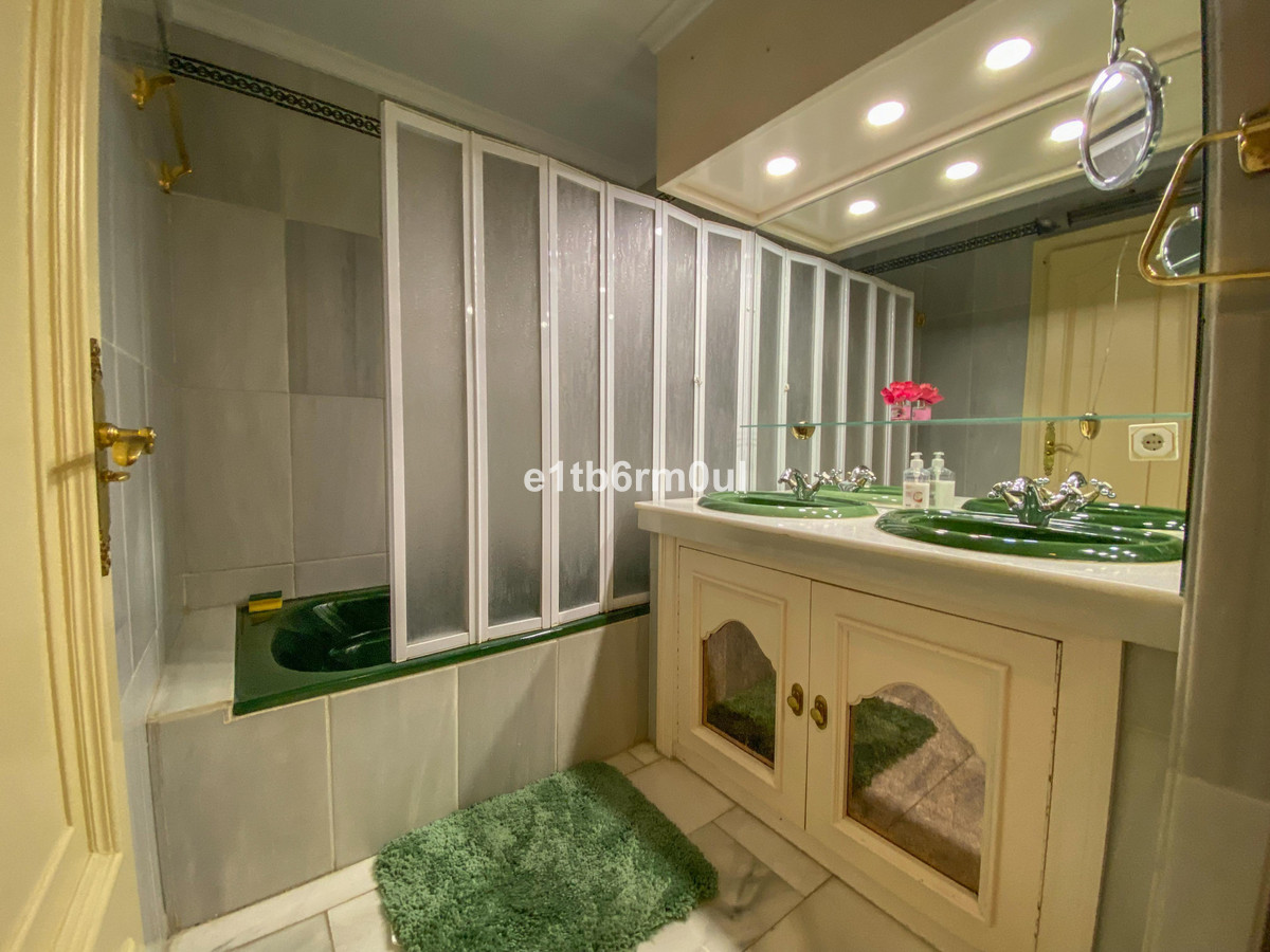 3 Bed Apartment for sale in Marbella Costa Del Sol, Málaga, Spain