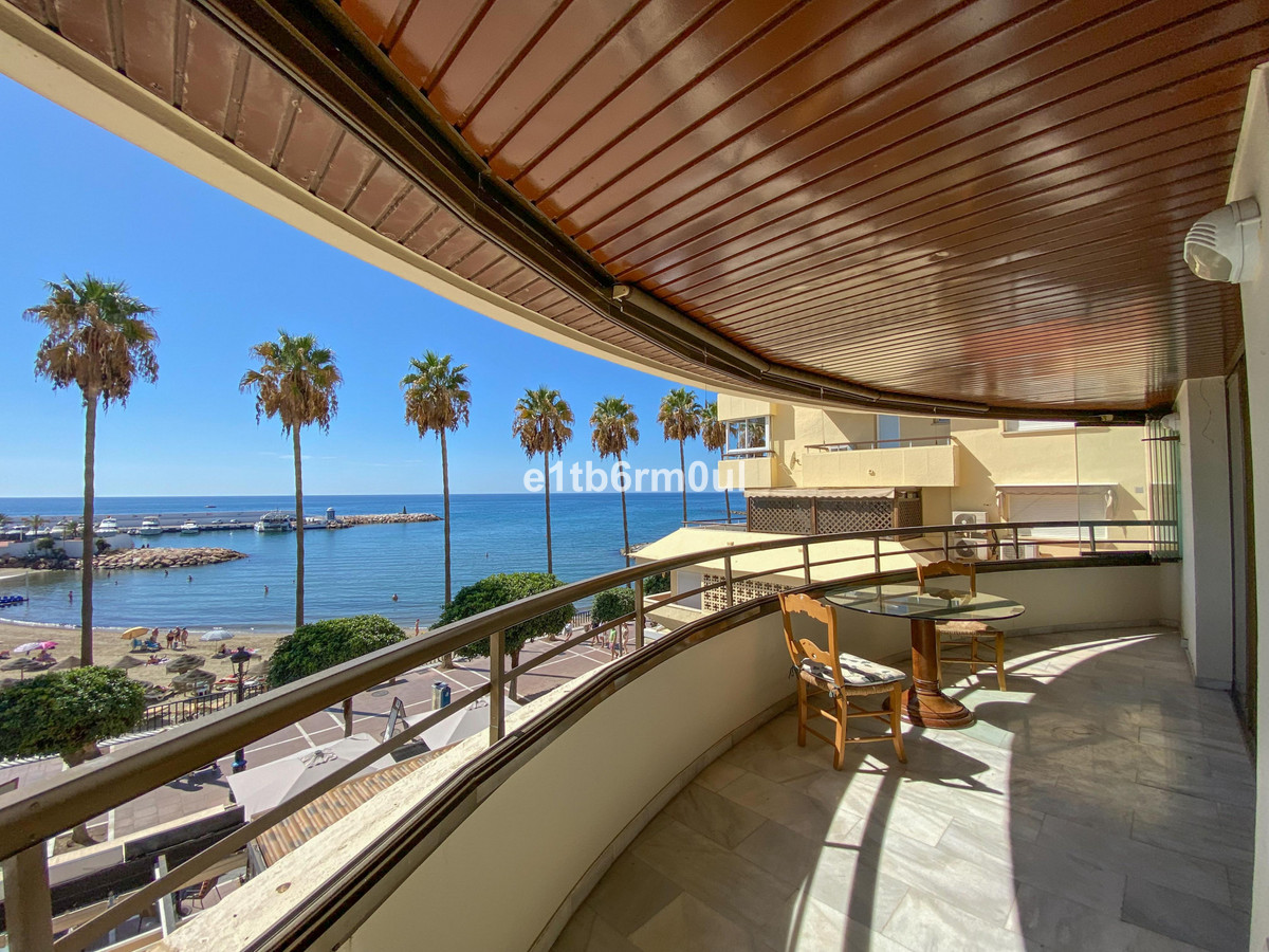 3 Bed Apartment for sale in Marbella Costa Del Sol, Málaga, Spain