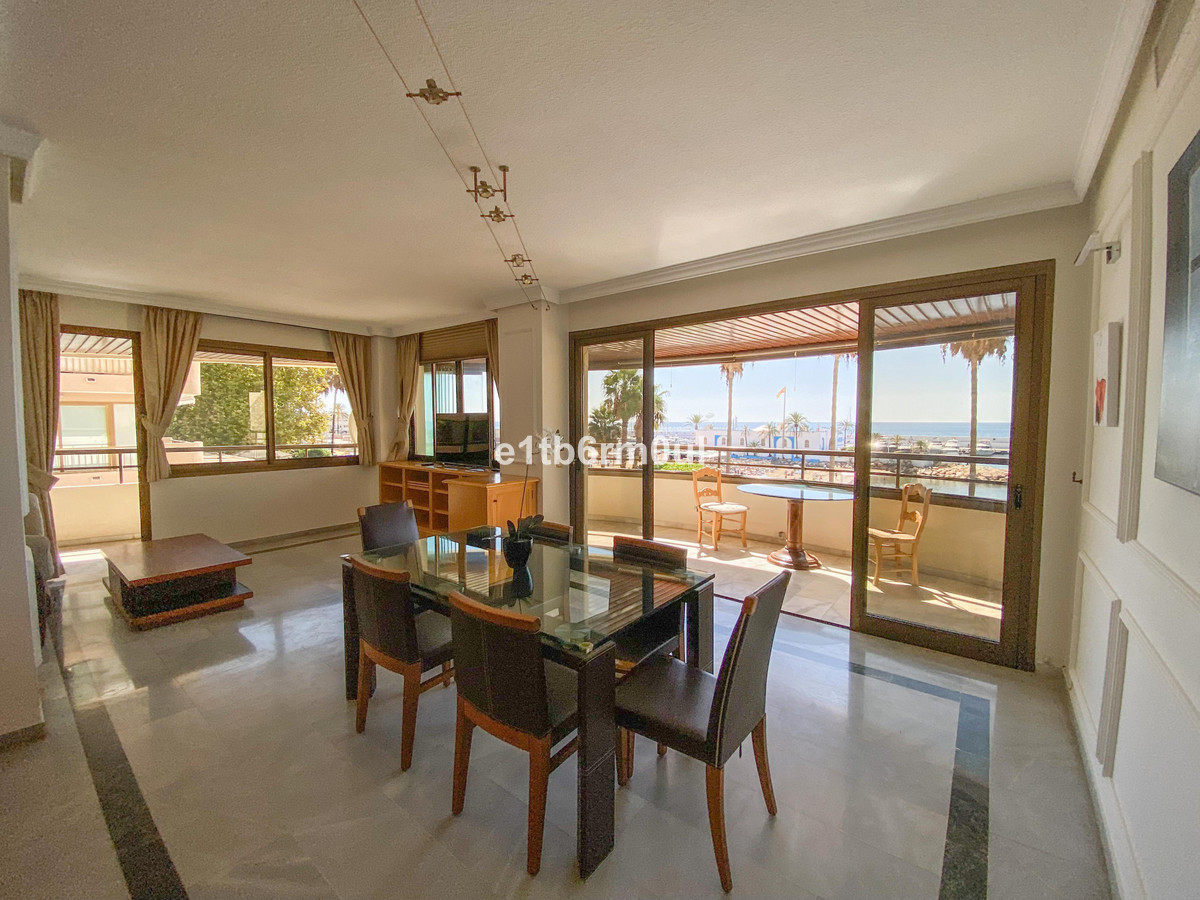 3 Bed Apartment for sale in Marbella Costa Del Sol, Málaga, Spain