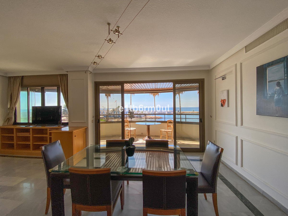 3 Bed Apartment for sale in Marbella Costa Del Sol, Málaga, Spain