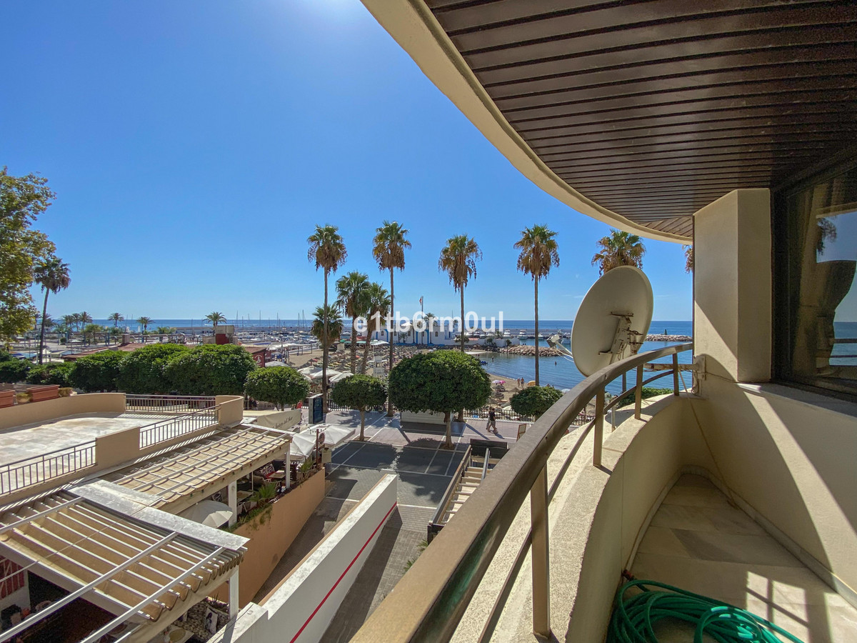 3 Bed Apartment for sale in Marbella Costa Del Sol, Málaga, Spain
