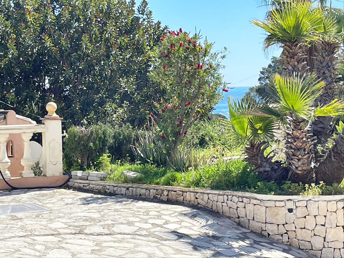 8 Bed Townhouse for sale in Benissa Costa Blanca, Alicante, Spain