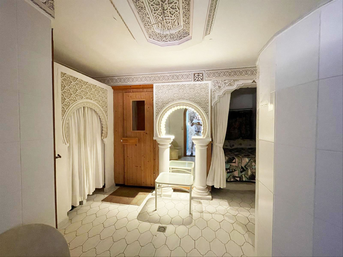 8 Bed Townhouse for sale in Benissa Costa Blanca, Alicante, Spain