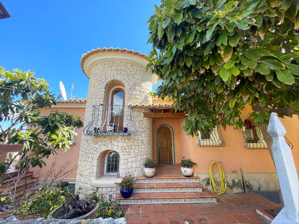 8 Bed Townhouse for sale in Benissa Costa Blanca, Alicante, Spain