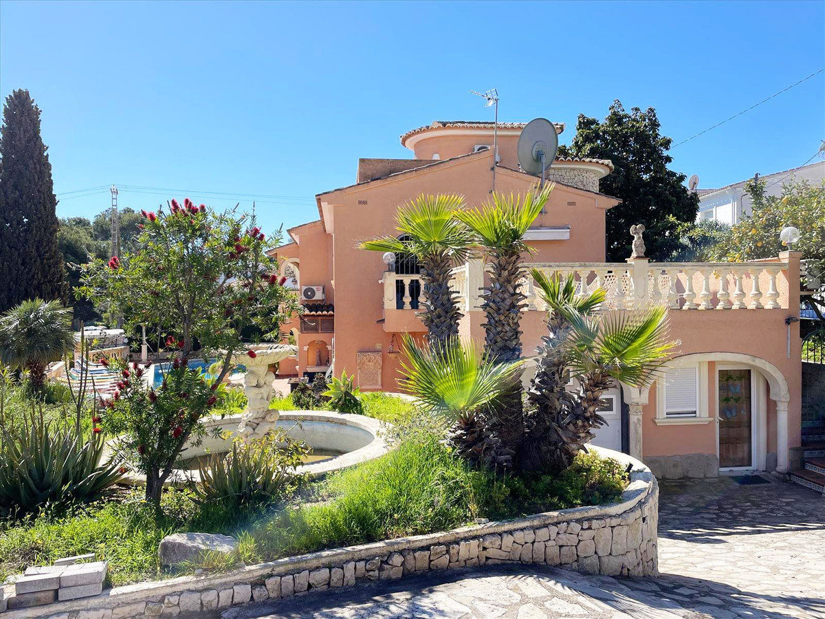 8 Bed Townhouse for sale in Benissa Costa Blanca, Alicante, Spain