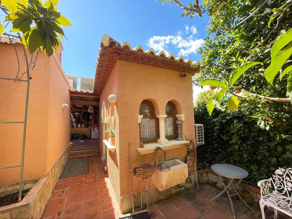 8 Bed Townhouse for sale in Benissa Costa Blanca, Alicante, Spain