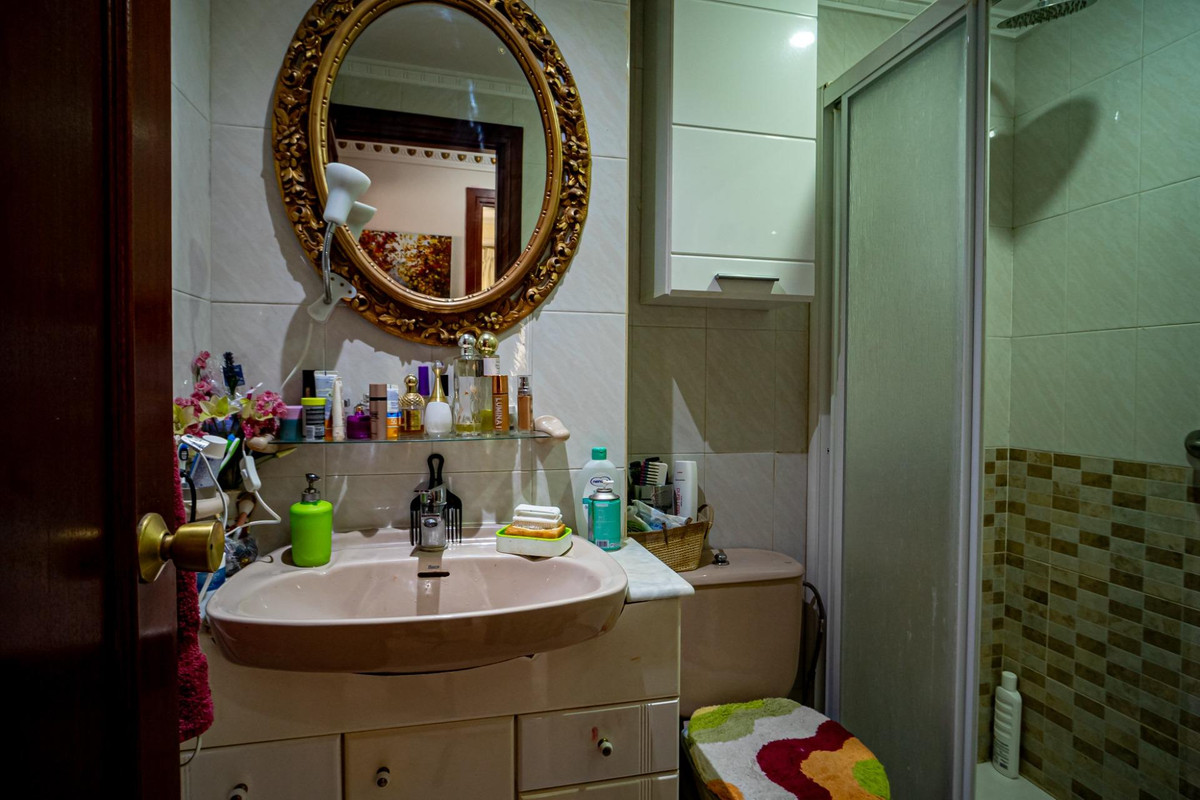Se vende Apartamento Planta Media de 2 dormitorios en Costa Blanca, Alicante, España