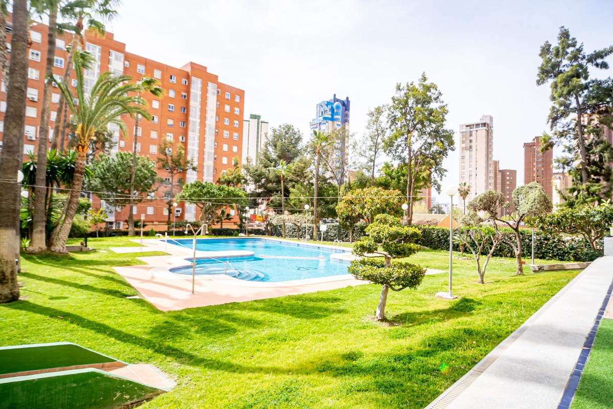Se vende Apartamento Planta Media de 2 dormitorios en Costa Blanca, Alicante, España