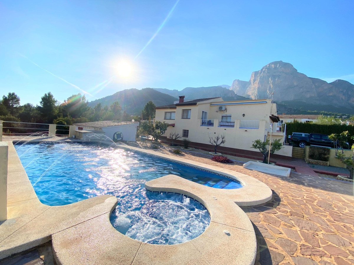 6 Bed Townhouse for sale in Polop Costa Blanca, Alicante, Spain
